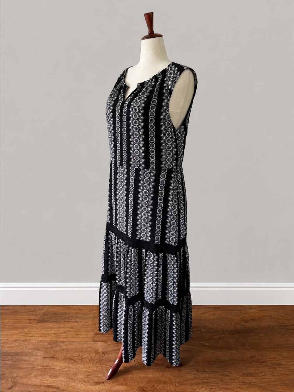 Talbots Black and White Sleeveless Maxi Dress